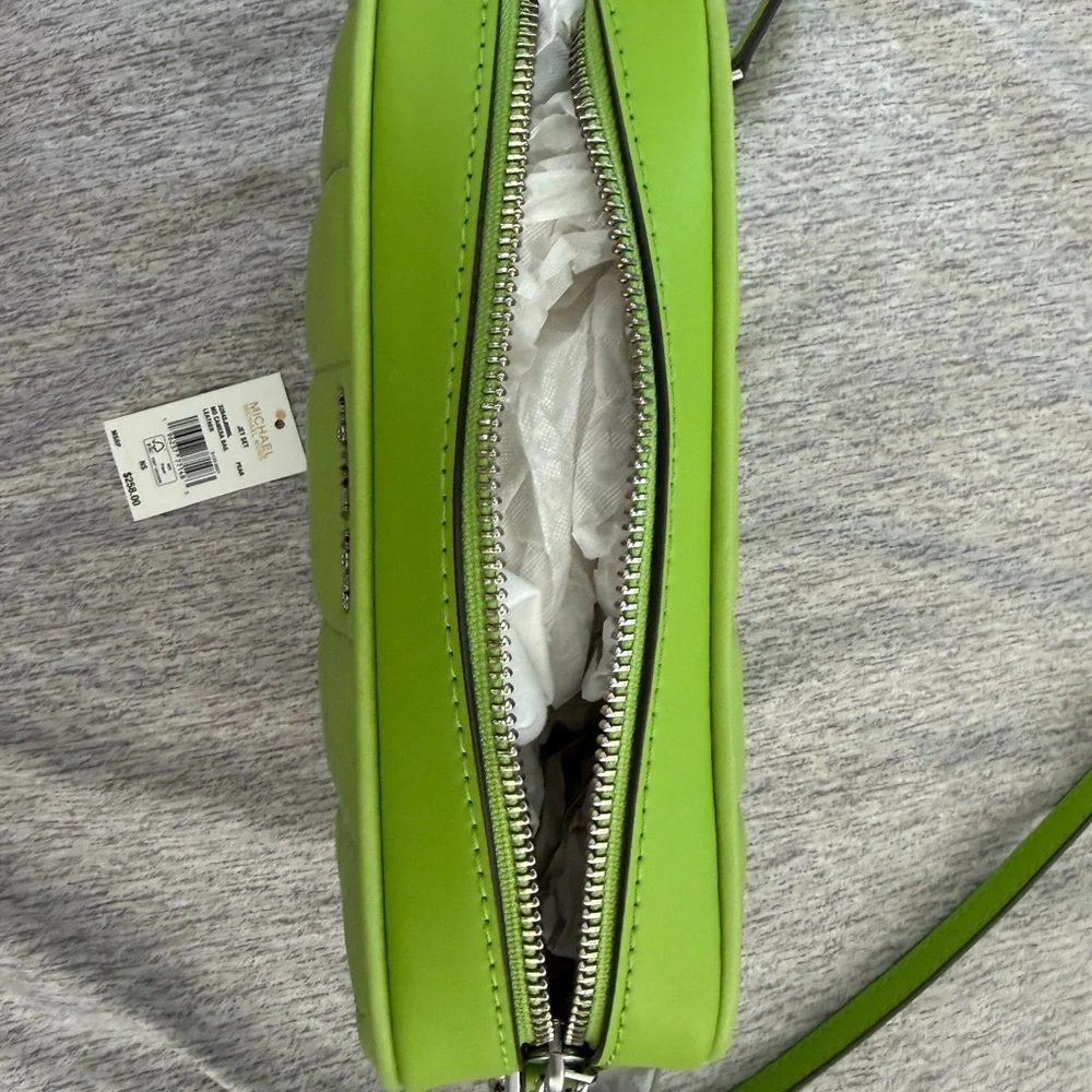 Michael Kors Vibrant Green Quilted Crossbody Bag - Picture 3 of 4